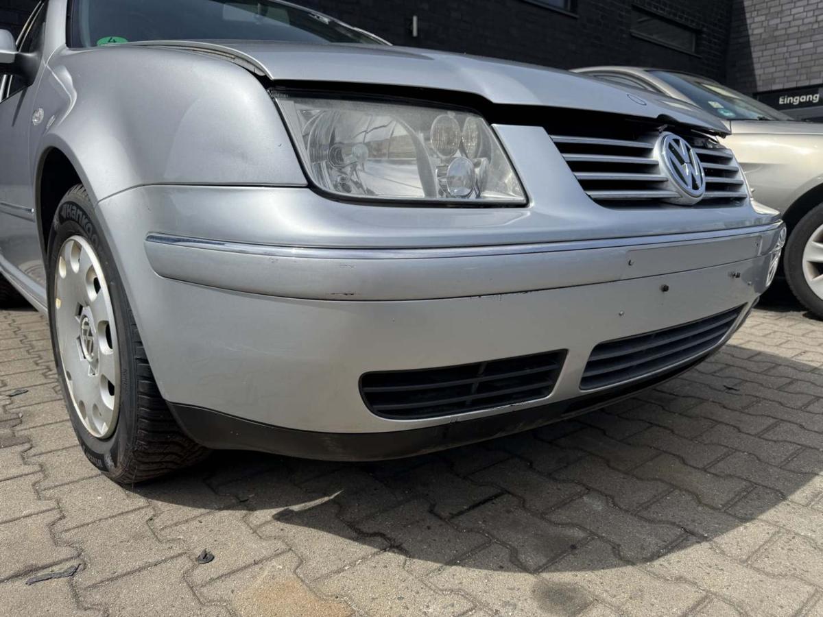 VW Bora original Sto&szlig;stange Stossf&auml;nger vorn LA7W Reflexsilber mit Chromleiste Bj.2002